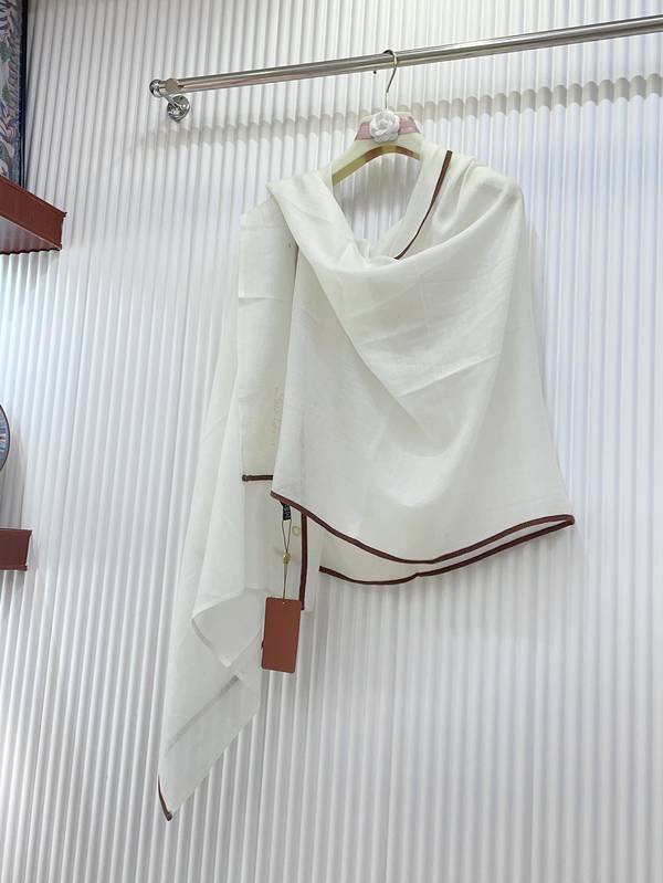 Loro Piana Scarf LPC00043 Loro Piana Scarf LPC00043